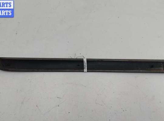 купить Молдинг двери задней левой на Volkswagen Golf-5