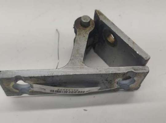 купить Петля двери передней левой на Audi A6 C4 (1994-1997)