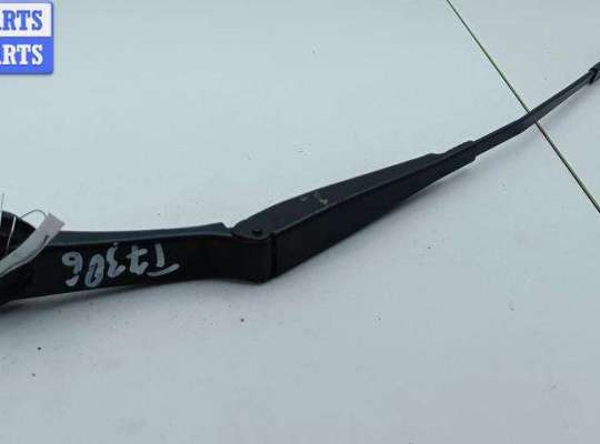 купить Щеткодержатель (поводок стеклоочистителя) передний на Ford Focus III (2011-2018)