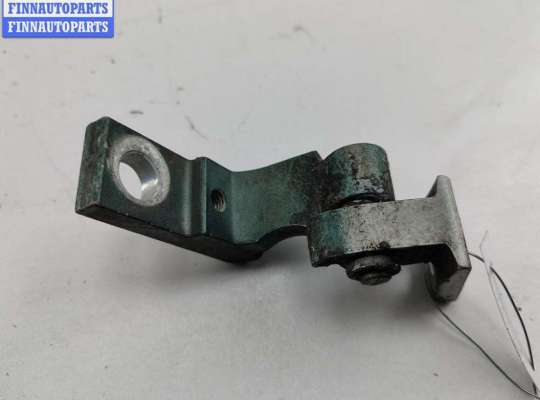 купить Петля двери передней правой на Volkswagen Passat B5