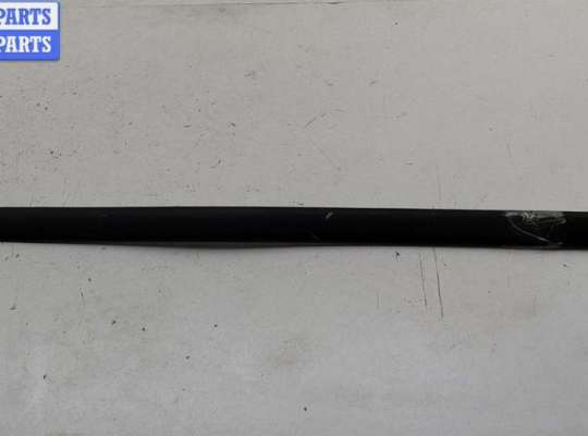 купить Молдинг двери задней левой на Volkswagen Golf-4