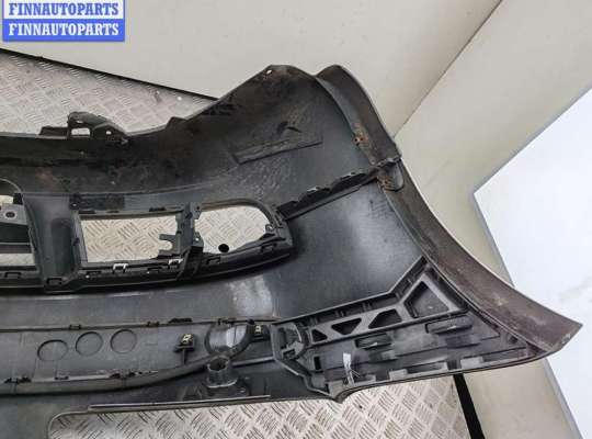 Бампер передний на Volkswagen Touran I (1T)