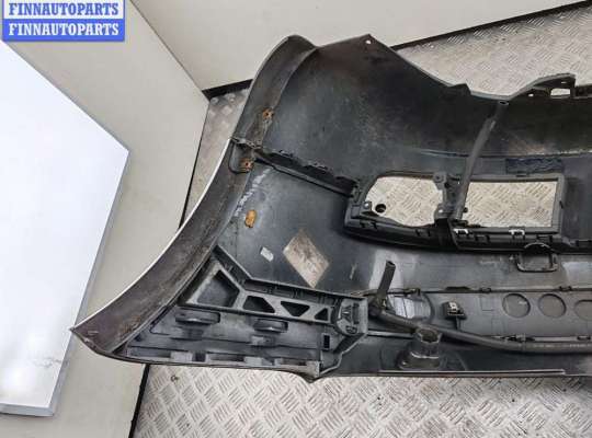 Бампер передний на Volkswagen Touran I (1T)