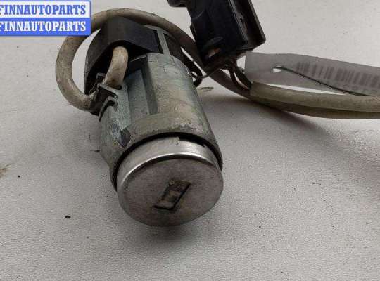 купить Личинка замка на Mitsubishi Carisma