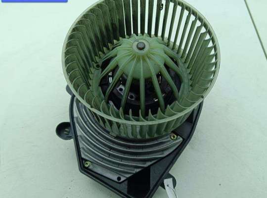 купить Двигатель отопителя (моторчик печки) на Audi A4 B5 (1994-2001)