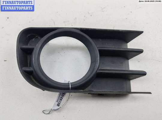 купить Рамка фары противотуманной правой на Renault Megane II (2002-2008)
