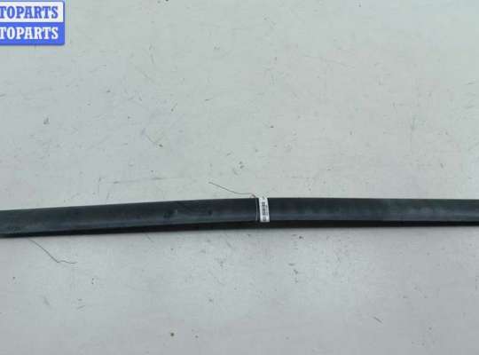 купить Молдинг двери задней правой на Volkswagen Passat B5