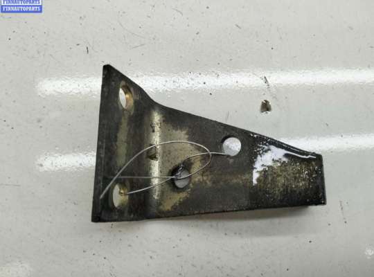 купить Кронштейн крепления на Volkswagen Passat B2