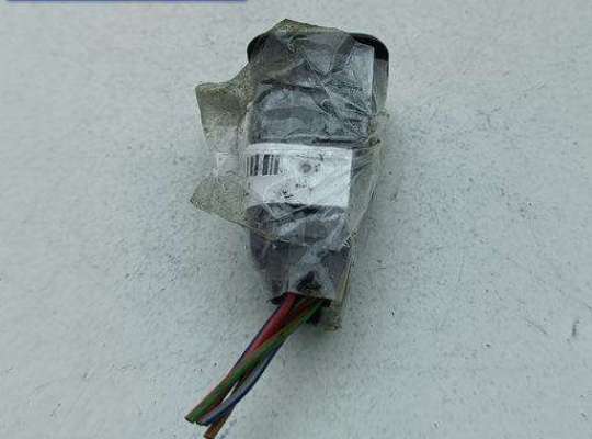 купить Кнопка открывания лючка топливного бака на Volkswagen Passat B5