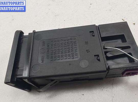 купить Кнопка обогрева заднего стекла на Volkswagen Bora