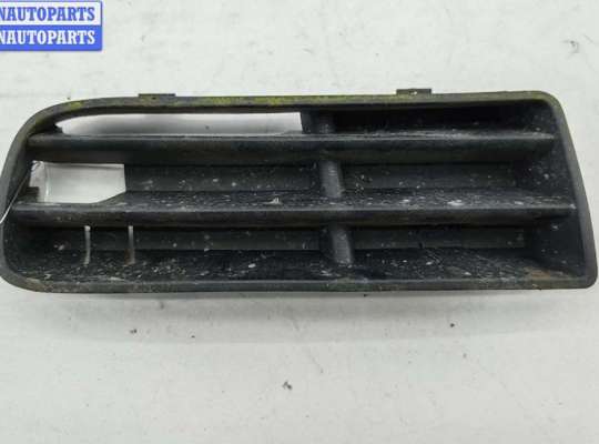 Решётка (заглушка) в бампер VG2750767 на Volkswagen Golf-4