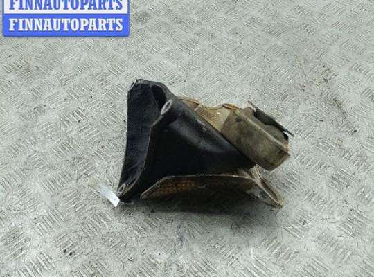 купить Кронштейн КПП опорный на Volkswagen Passat B5