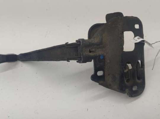 купить Замок капота на Audi A4 B5 (1994-2001)