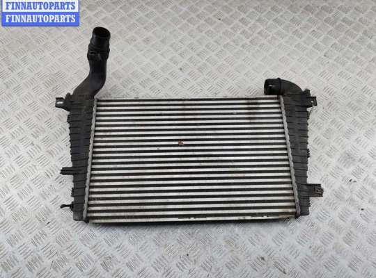 Радиатор интеркулера OP2443591 на Opel Zafira B (2004-2014)