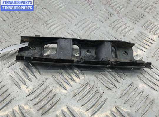 Кронштейн бампера переднего VG2674389 на Volkswagen Passat B6