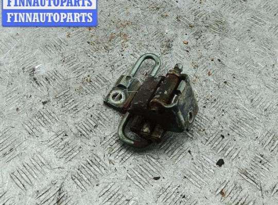 купить Петля двери передней левой на Volkswagen Passat B5+ (GP)