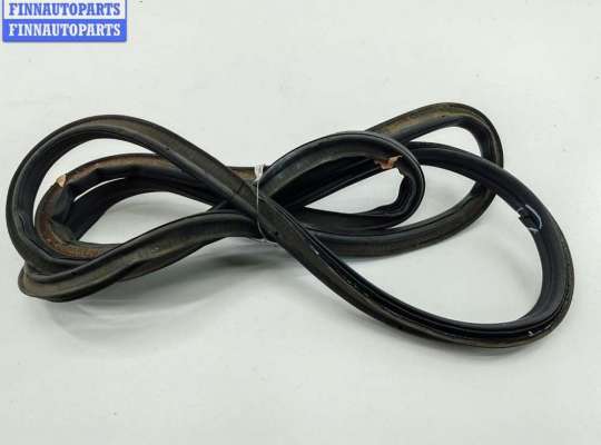 Уплотнитель крышки (двери) багажника VG2718457 на Volkswagen Passat B6