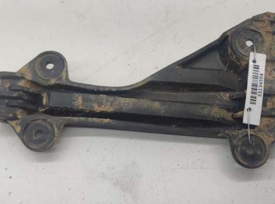 купить Кронштейн бампера переднего на Audi A6 C4 (1994-1997)