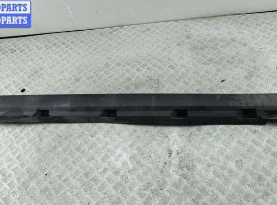 купить Накладка на порог наружная левая на Volkswagen Passat B6