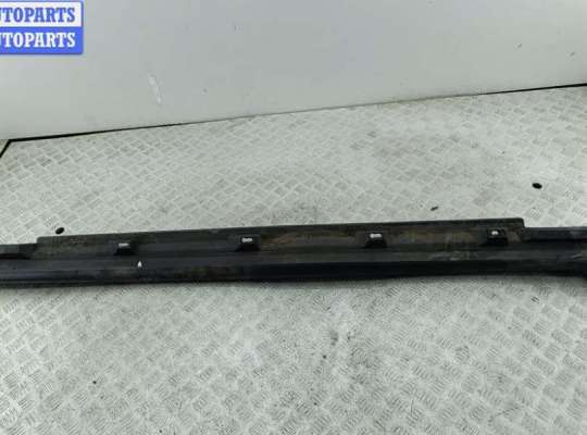 купить Накладка на порог наружная левая на Volkswagen Passat B6