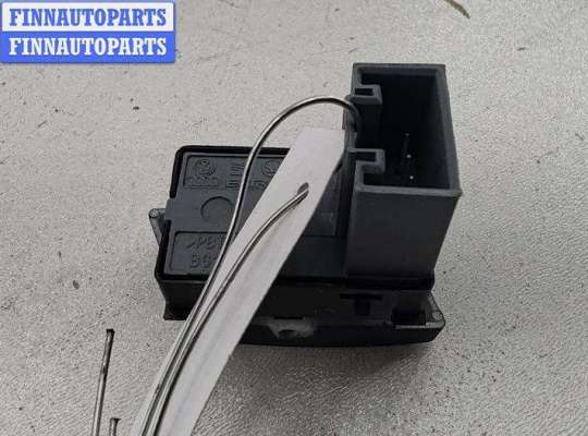 купить Кнопка стеклоподъемника переднего правого на Skoda Octavia mk2 (A5 1Z) 2004-2013