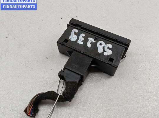 купить Кнопка аварийной сигнализации (аварийки) на Audi A6 C6 (2004-2011)