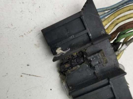 купить Блок предохранителей на Renault Scenic II (2003-2009)