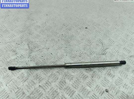 Амортизатор капота VG1482960 на Volkswagen Golf-4