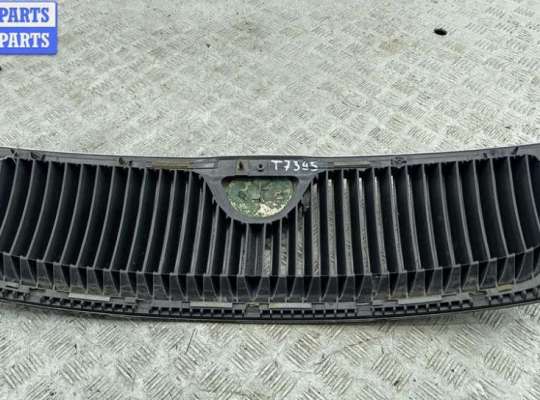 купить Решетка радиатора на Skoda Octavia mk2 (A5 1Z) 2004-2013