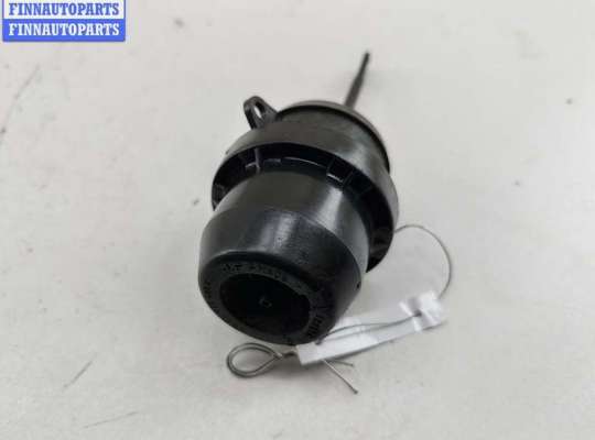 купить Клапан воздушный на Volkswagen Passat B4