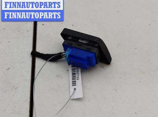 купить Кнопка центрального замка на Volkswagen Passat B6