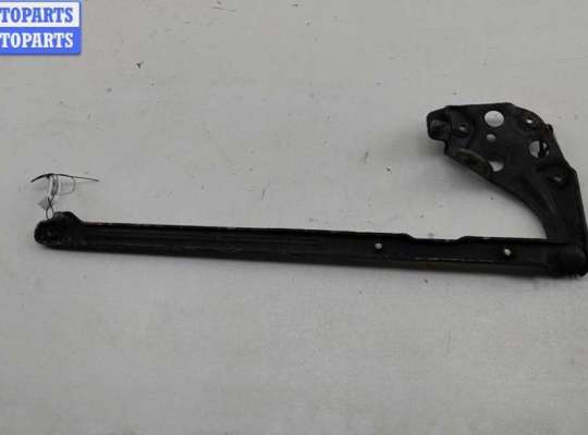 Купить Петля капота левая на Mercedes E-Class W210 (1995-2002) Петля капота левая MB1685479 на Mercedes E-Class W210 (1995-2002)