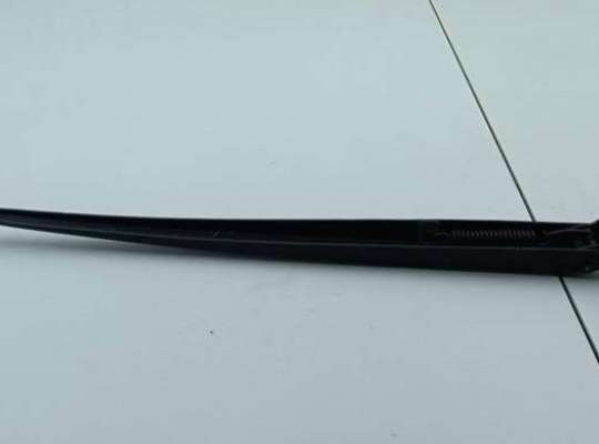 купить Щеткодержатель (поводок стеклоочистителя) передний на BMW 3 E46 (1998-2006)