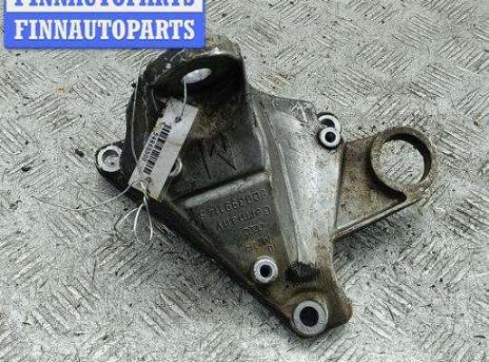 купить Кронштейн КПП опорный на Volkswagen Passat B5