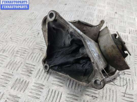 купить Кронштейн КПП опорный на Audi A4 B5 (1994-2001)