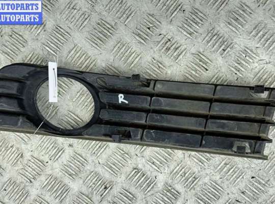 купить Решётка (заглушка) в бампер на Audi A4 B6 (2001-2004)