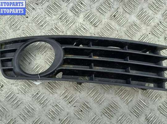 купить Решётка (заглушка) в бампер на Audi A4 B6 (2001-2004)