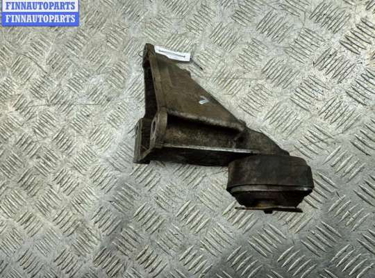 купить Кронштейн КПП опорный на Volkswagen Passat B5+ (GP)