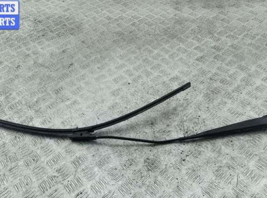 купить Щеткодержатель (поводок стеклоочистителя) передний на Renault Laguna III (2008-2015)