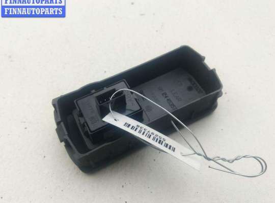 купить Кнопка стеклоподъемника переднего правого на Opel Vectra C (2002-2008)