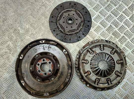Купить Маховик на Audi A4 B5 (1994-2001) Маховик AU1771604 на Audi A4 B5 (1994-2001)