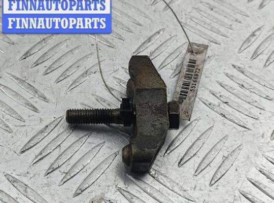 купить Скоба (кронштейн) крепления форсунки на Volkswagen Passat B5