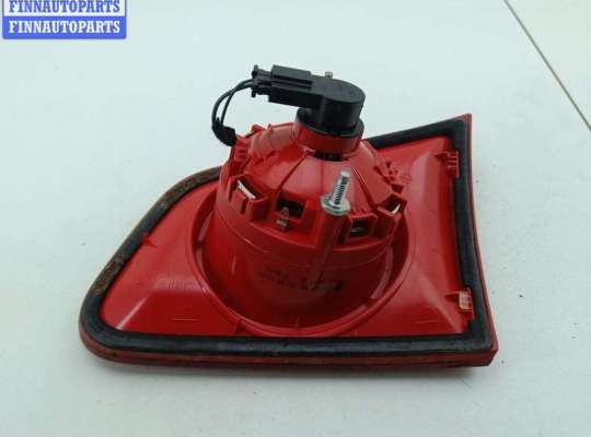 купить Фонарь крышки багажника левый на Volkswagen Passat B6