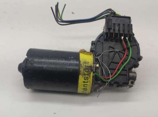 купить Двигатель стеклоочистителя переднего (моторчик дворников) на Audi 100 C4 (1991-1994)