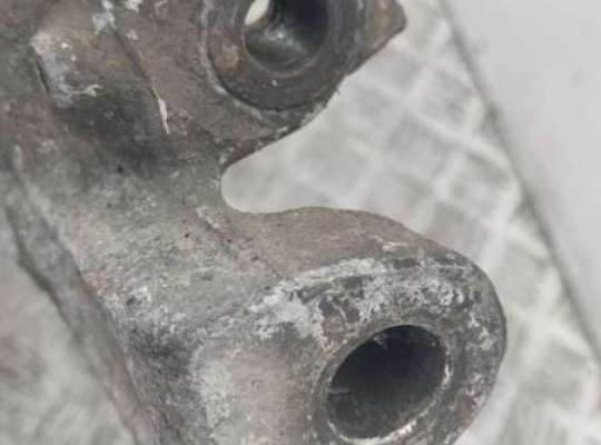 купить Кулак (корпус ступицы) передний левый на Audi A6 C5 (1997-2005)