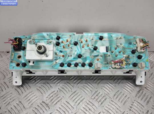 Щиток приборов на Ford Maverick I (UDS) 