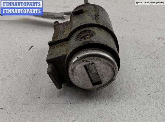 купить Корпус (держатель) ручки двери передней левой на Audi A6 C5 (1997-2005)