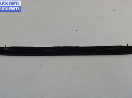 купить Накладка подсветки номера на Mercedes W124 (1985-1995)