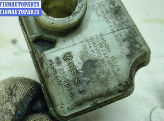 купить Бачок тормозной жидкости на Volkswagen Caddy (2004-2010)