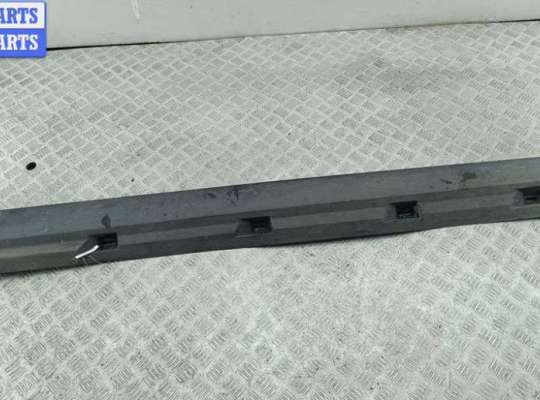 купить Накладка на порог наружная правая на Volkswagen Passat B6